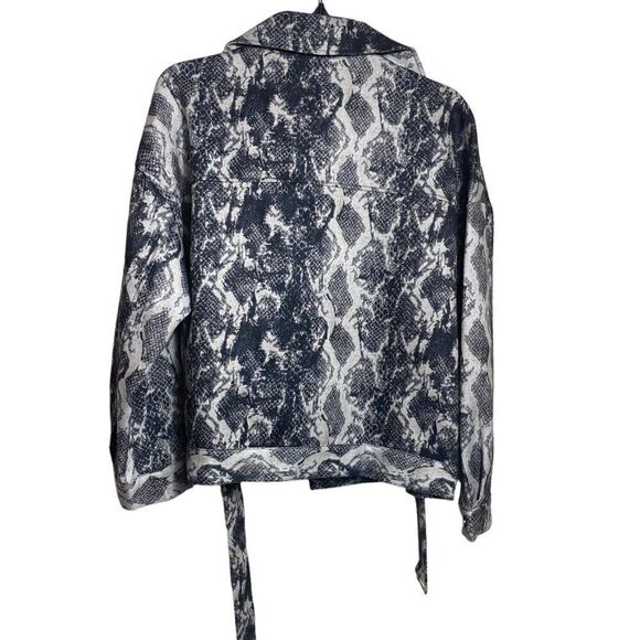 Avantlook M oversized jacket in snakeskin print. Moto zips lightweight Spring - Picture 4 of 9